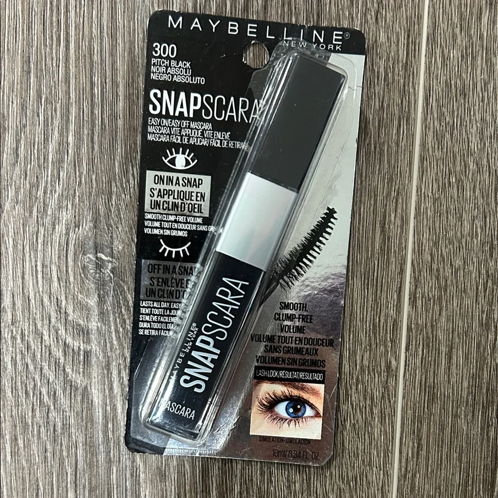 New One Maybelline Snapscara Pitch Black Mascara #300 ( Firm price )